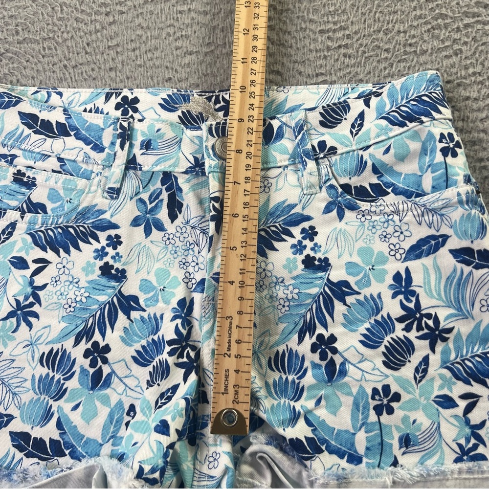 Tommy Bahama Denim Shorts Womens 27 White Blue Floral Tropical Beach Hawaiian - Picture 4 of 8